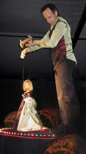 Wie eine Marionette entsteht