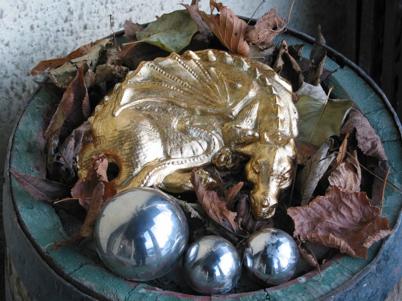 Feng Shui Drache vergoldet
