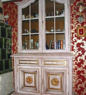 Wohnzimmerschrank