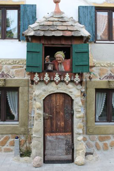 Turm für den Mülleimer
