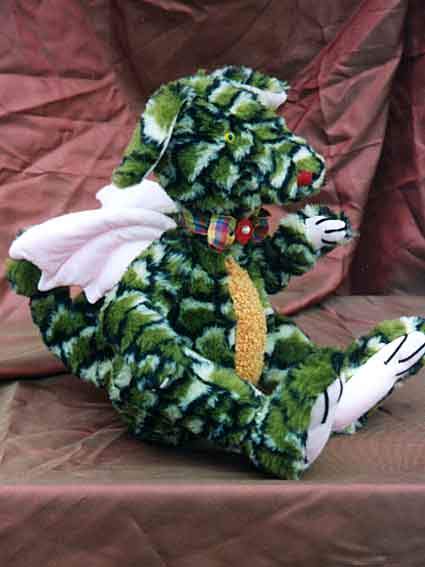Drache in Plüsch