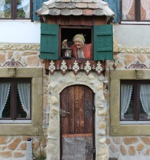Turm für den Mülleimer
