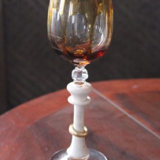 Drechselarbeiten: Glas mit gedrechseltem Griff