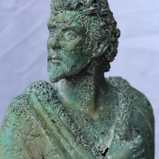 Typisch-bayerisch: Skulptur „König Ludwig II von Bayern“