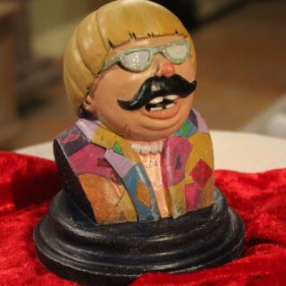 Persoenlichkeiten: Skulptur „Mongomedial“