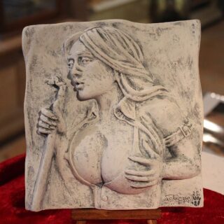 Reliefs: Skulptur „Billardspielerin“