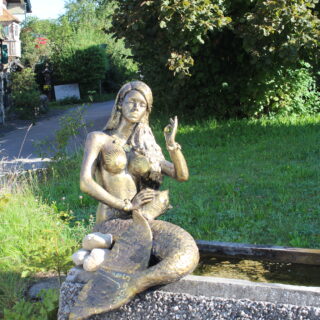 Esoterik: Skulptur „Meerjungfrau“