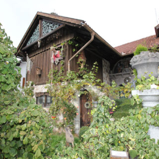 Kuenstler Thomas Schoene Rettenbach Allgaeu Bayern Fassaden Kunst Putz Stuck 03